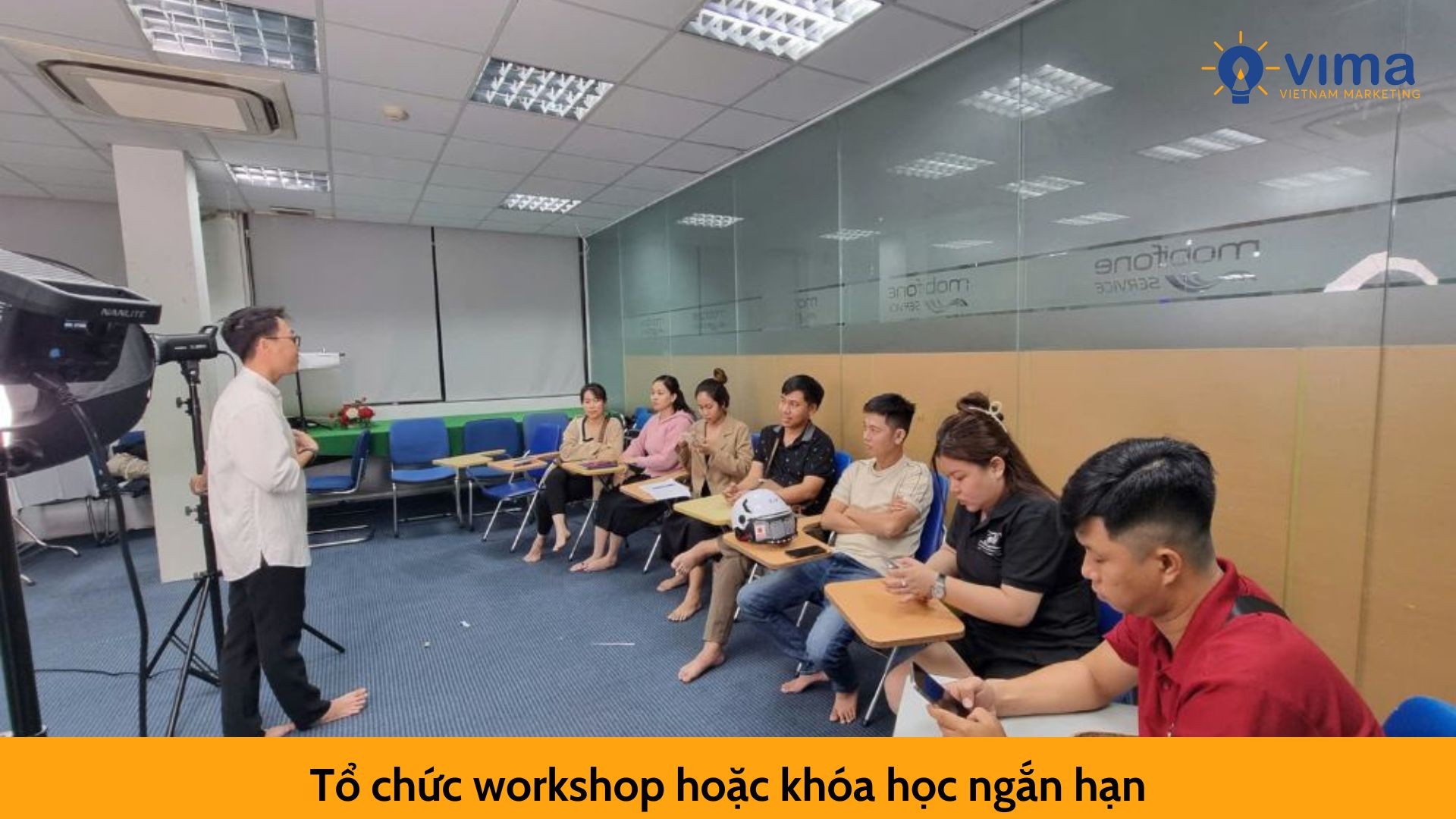 Tổ chức workshop hoặc khóa học ngắn hạn